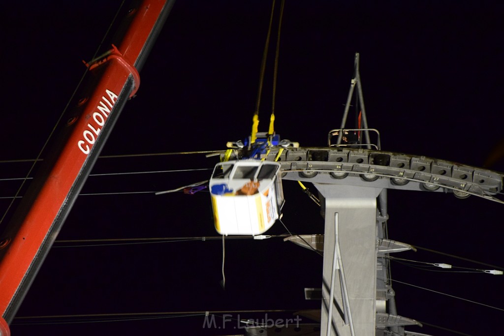 Koelner Seilbahn Gondel blieb haengen Koeln Linksrheinisch P942.JPG - Miklos Laubert